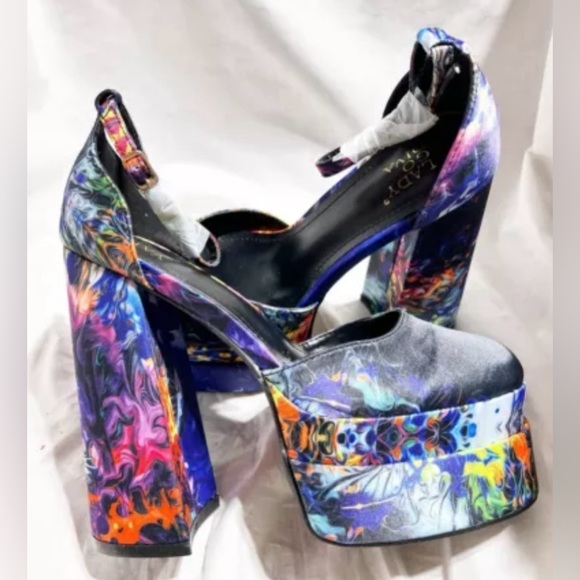 Size 6…….…Tie Dye Style Platform Heels with Ankle Strap. New…..Lady Go Diva - Picture 6 of 10